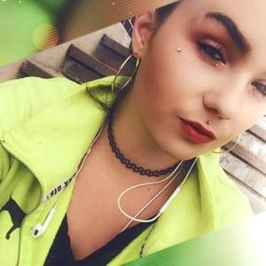 Meet your Posher, Juliee